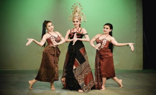 "รักษ์ไทย" ให้ถูกทาง