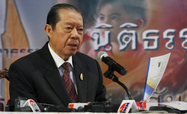 เตือนศาลรธน.ให้ระวังละเมิดพระราชอำนาจ