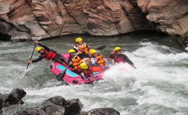 สนุกสุดหล้า "น้ำว้าตอนกลาง"