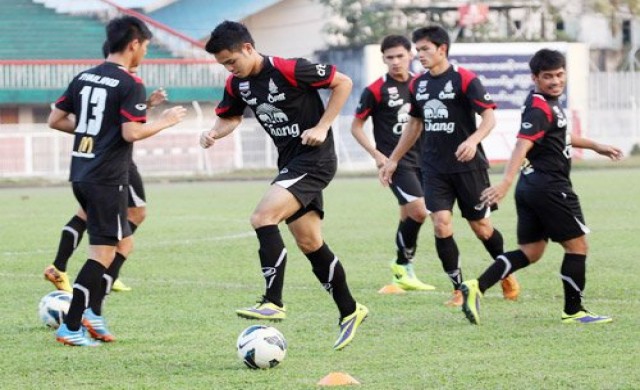 ลุ้นแข้งไทยขยี้อิเหนา - ช่อง11สดวันนี้