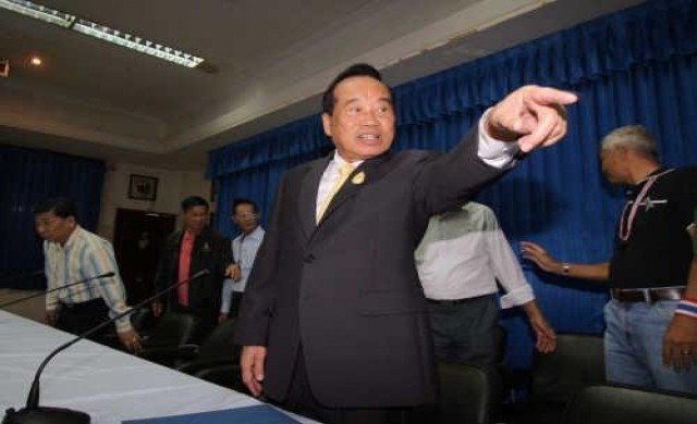 'เสธ.อ้าย'เรียกร้องทหารออกมาเป่านกหวีด