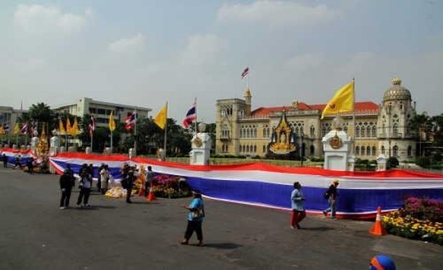 กก.สิทธิเข้าทำเนียบฯคปท.ปิดประตูเข้า-ออก