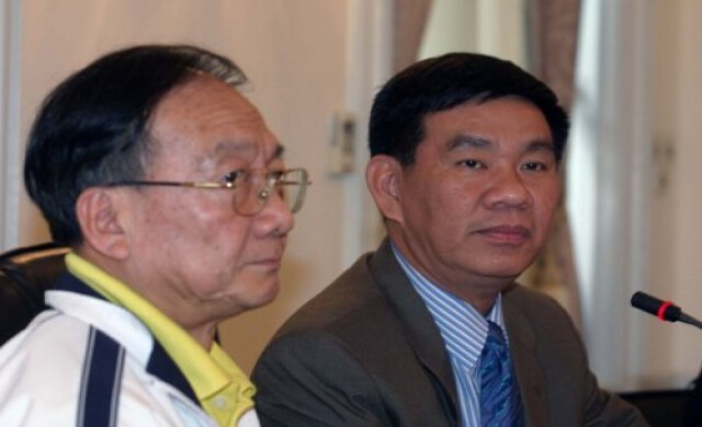 5 กกต.ประชุมก่อนแถลงบ่ายสี่โมง