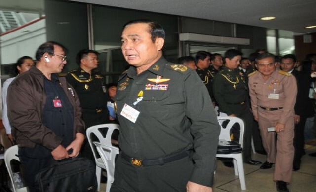 จับตาผบ.ทบ.แถลงจุดยืนกองทัพพรุ่งนี้