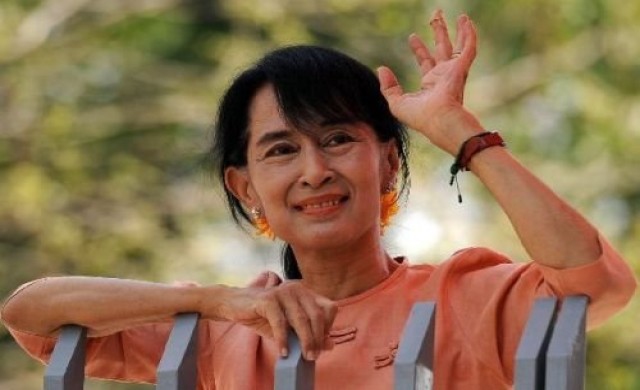 นักเคลื่อนไหวพม่าเรียกร้องแก้รัฐธรรมนูญ