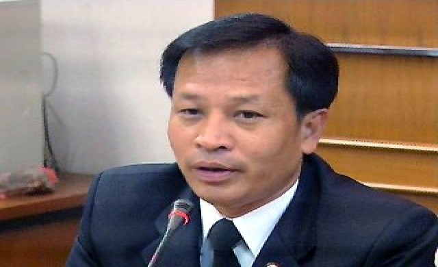มท.2ปลุกกระแสเปิดเพลงชาติต้านกปปส.