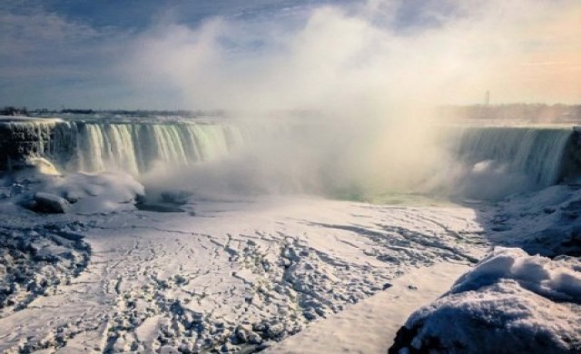 อากาศหนาวจัดไนแองการาเป็นน้ำแข็ง