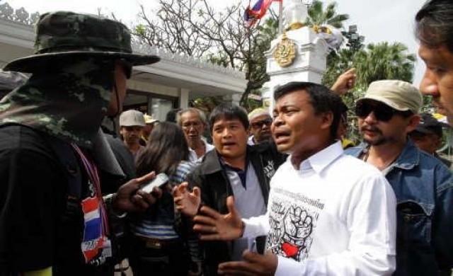 บุกแน่ตลาดหลักทรัพย์ฯ ยิ่งลักษณ์ไม่ออก