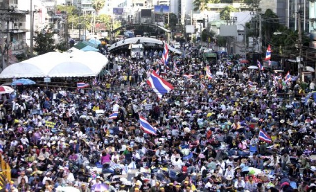 แพทย์เตือนผู้ชุมนุมฟังเสียงนกหวีดเสี่ยง'หูดับ'