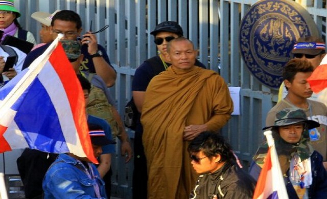 พุทธะอิสระนัดกกต.คุยลาออกจัดเลือกตั้งพรุ่งนี้