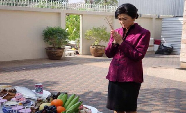 'นายกฯ'ไหว้เจ้าตรุษจีนก่อนเข้าทำงาน
