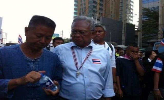 ลุงกำนันนำเคลื่อนสมทบทัพสวนลุมฯ