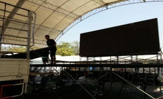 ทยอยรื้อเวทีลาดพร้าว ย้ายเสริมทัพสวนลุม