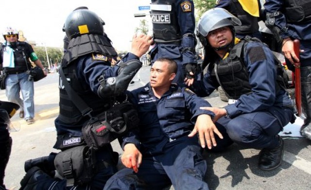 ลำดับเหตุการณ์ปะทะ'สะพานผ่านฟ้า'