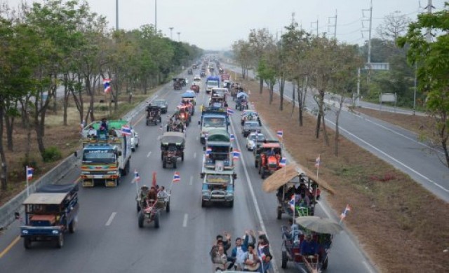 ชาวนาเข้ากรุงทวงค่าจำนำข้าว