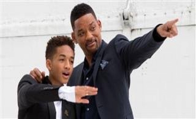 After Earth และ Movie 43 กวาดราซซีอวอร์ด