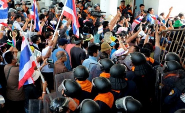 สศอ.ชี้ขัดแย้งการเมืองยืดเยื้อยิ่งกระทบผู้ประกอบการ
