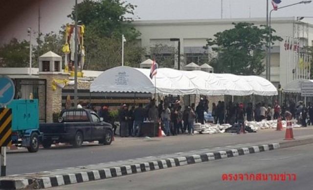 ยึดหน้าป.ป.ช.