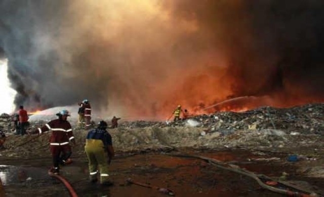 ปัญหาสิ่งแวดล้อม 'น้ำมันรั่ว-บ่อขยะไหม้'