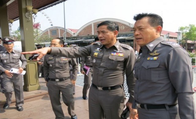 ผบช.น.มอบ1หมื่นกำลังใจ'ด.ต.จร.สน.ดินแดง'