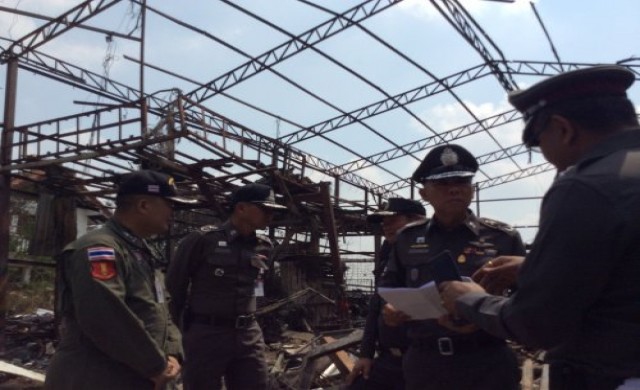 ตำรวจลงพื้นที่ระดมช่วยเหยื่อบึ้มลาดปลาเค้า72