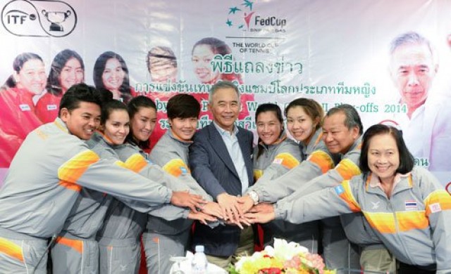 ทรูยิงสดหวดสาวไทยบู๊สวีเดน