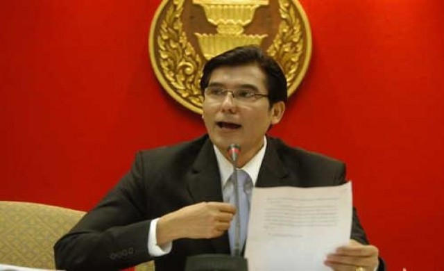 เพื่อไทยยันนายกฯไม่ได้หนีตรวจสอบ
