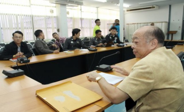 แจ้งความเอาผิดตุลาการศาลรธน.