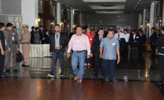 จตุพรเข้าหารือกอ.รส.