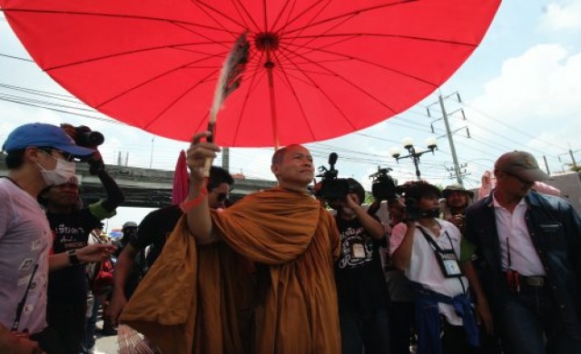 พุทธะอิสระขึ้นเวทีประกาศชัยชนะหลังรัฐประหาร