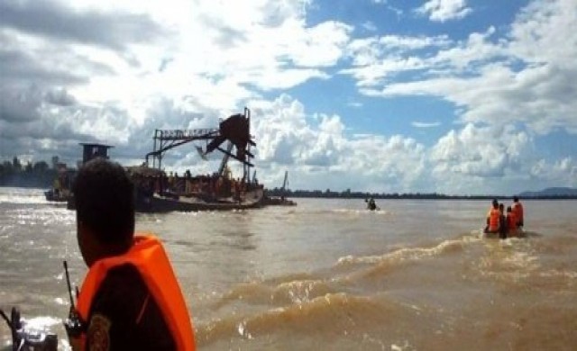 งมกระดูกผู้โดยสารบินลาว