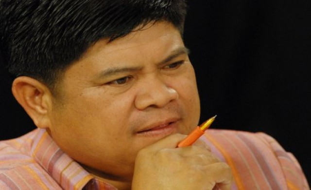 หิ้ว'สุภรณ์'เข้ารายงานตัวกองทัพบก เทเวศร์