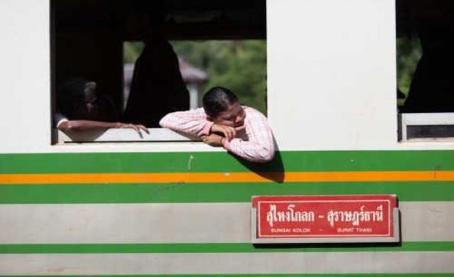 ทหารคุมเข้มความปลอดภัยรถไฟสุไหงโก-ลก