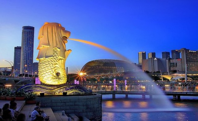 สิงคโปร์ปรามพลเมืองร้องเรื่องแปลกในต่างแดน