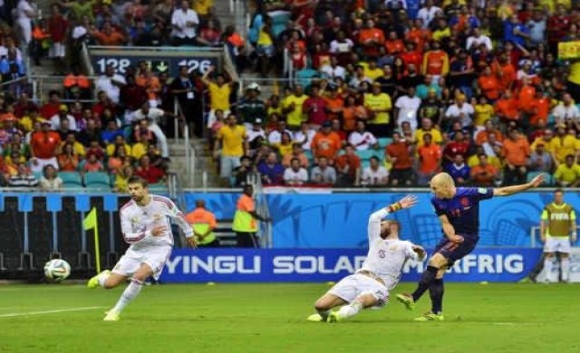 ฮอลแลนด์ยำสเปนเละ5-1