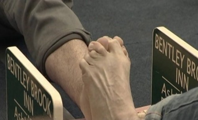 แข่งงัดนิ้วหัวแม่เท้าชิงแชมป์โลก