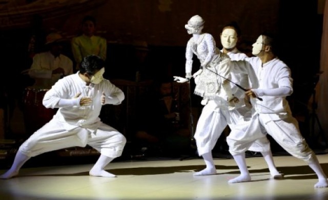 เปิดหมวกโลกศิลปะกับ "บางหลวง Fe'Te 2014"