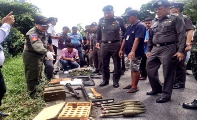 พบอาวุธสงครามซุกพงหญ้าขนานวงแหวนกาญจนา
