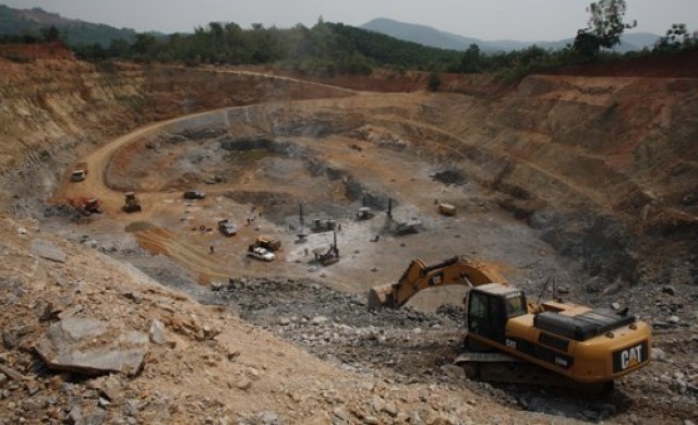 เลือดเปื้อนเหมือง