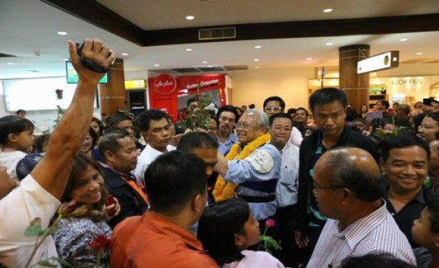 สุเทพกลับสุราษฎร์ฯ