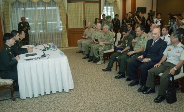 แจงทูตทหาร