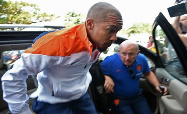 กีฬารอบโลก : ฮอลแลนด์ซึม "เดอยอง" พักยาว