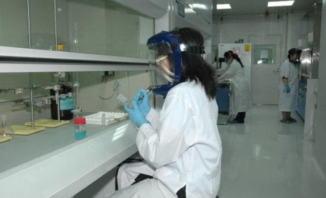 ตรวจเข้มมาตรฐานแลปจุลชีวฯ