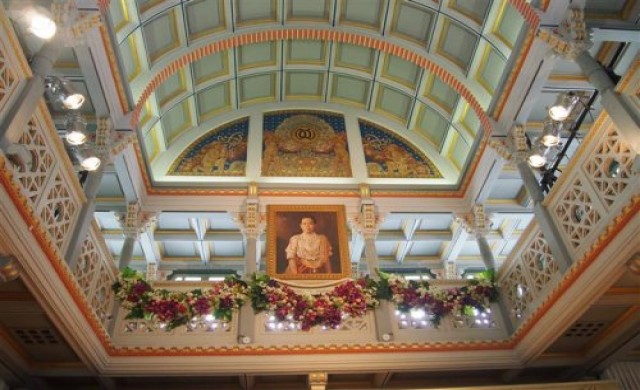 ขัตติยนารี ศรีพัชรินทรา