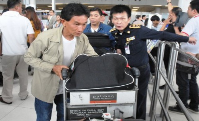 คนไทยในลิเบียชุดสองกลับถึงไทยแล้ว23คน