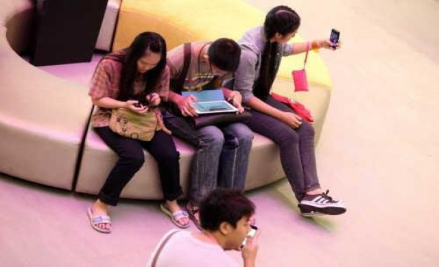 'โซเชียลฯ' ดันคนไทยท่องเน็ตนานขึ้น แต่อีคอมเมิร์ซยอดเพิ่มต่ำ