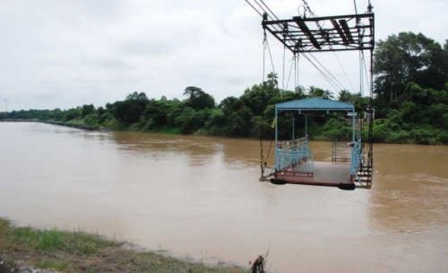 วอนสร้างสะพานสลิงแทนกระเช้าข้ามแม่น้ำ