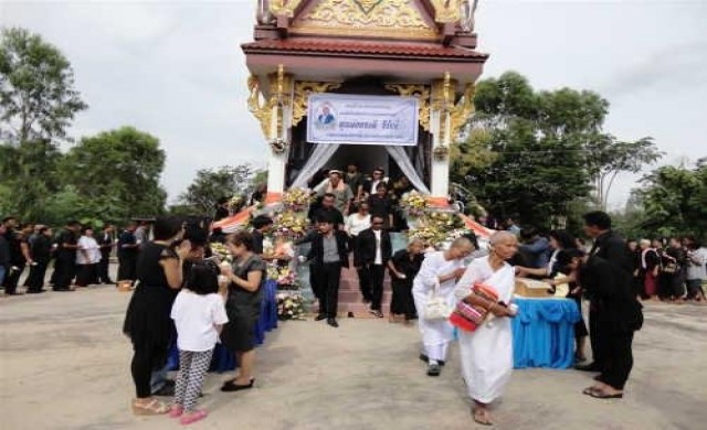 เผาแล้ว!พ่อ'จา พนม'ไร้เงาพระเอกดัง