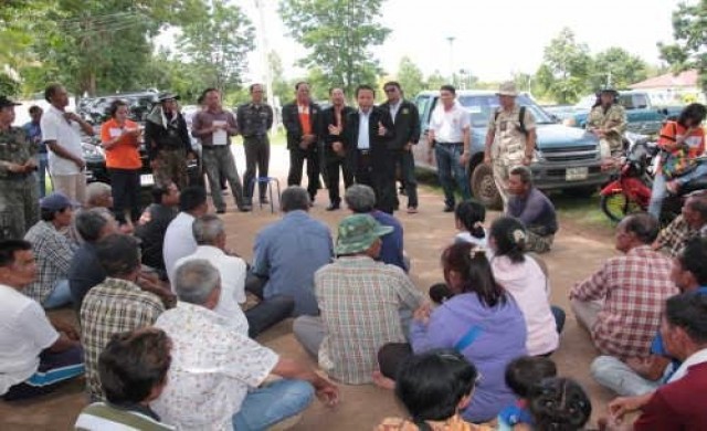 ชาวบ้านขับไล่ปลัดอบต.อ้างไม่พัฒนาท้องถิ่น