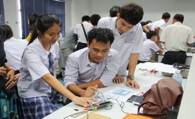 สจล.พัฒนาสื่อการเรียนวิทยาศาสตร์
